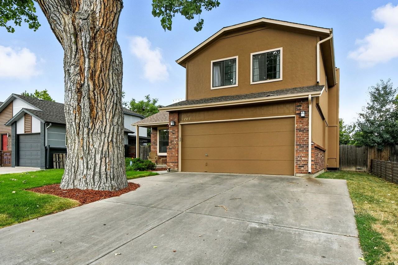 1205 S Dahlia St #1 - Photo 2 of 33