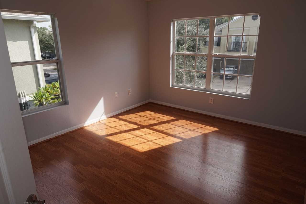 1523 Broken Oak Dr - Photo 2 of 8