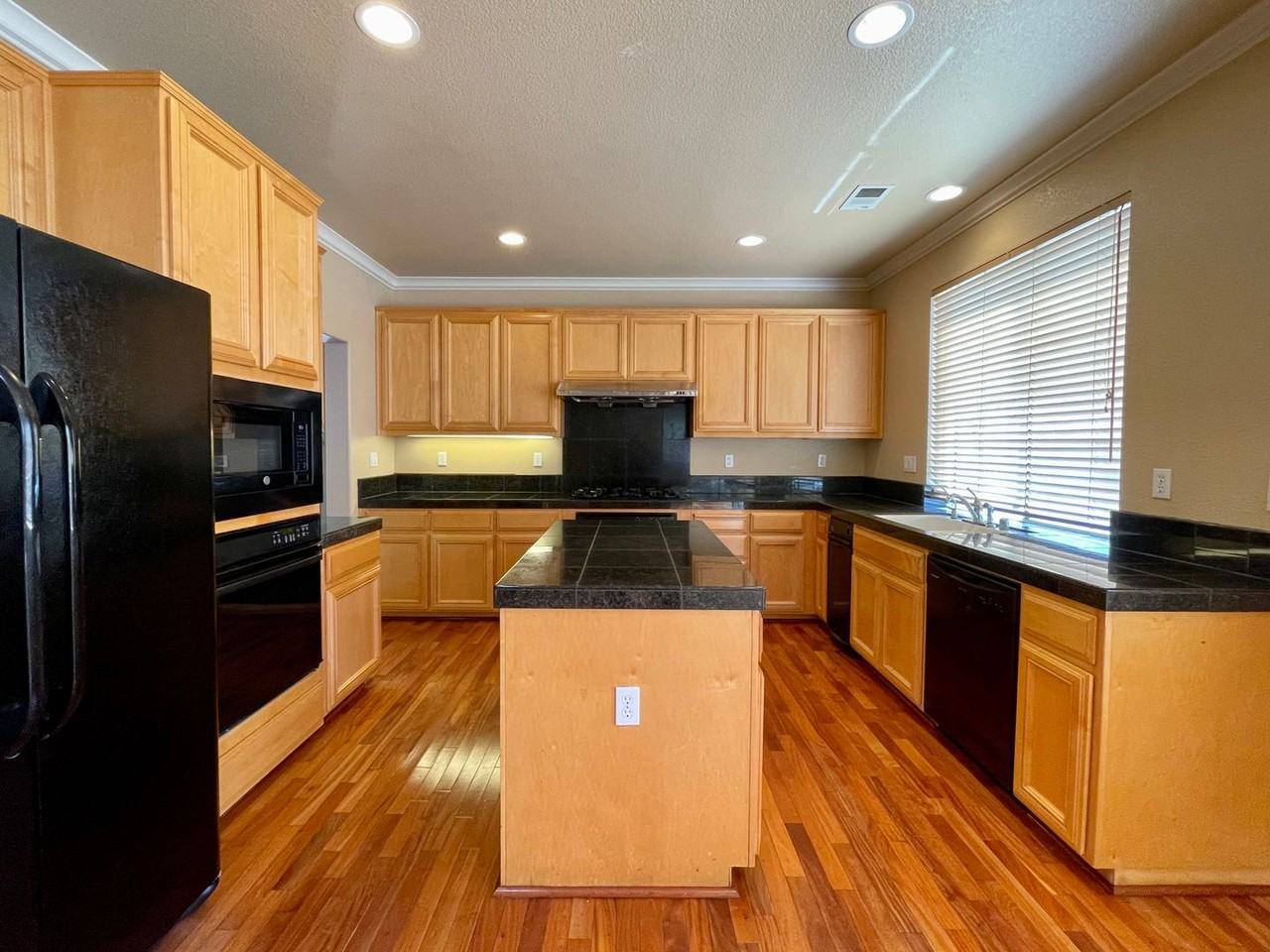 4073 Bouquet Park Ln - Photo 4 of 17