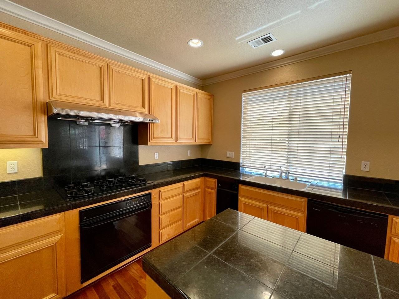 4073 Bouquet Park Ln - Photo 6 of 17