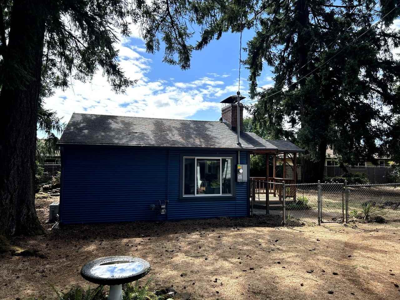 1912 Se Waldron Rd #A - Photo 3 of 23