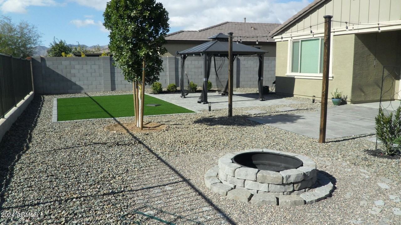 18829 W San Miguel Ave - Photo 2 of 3