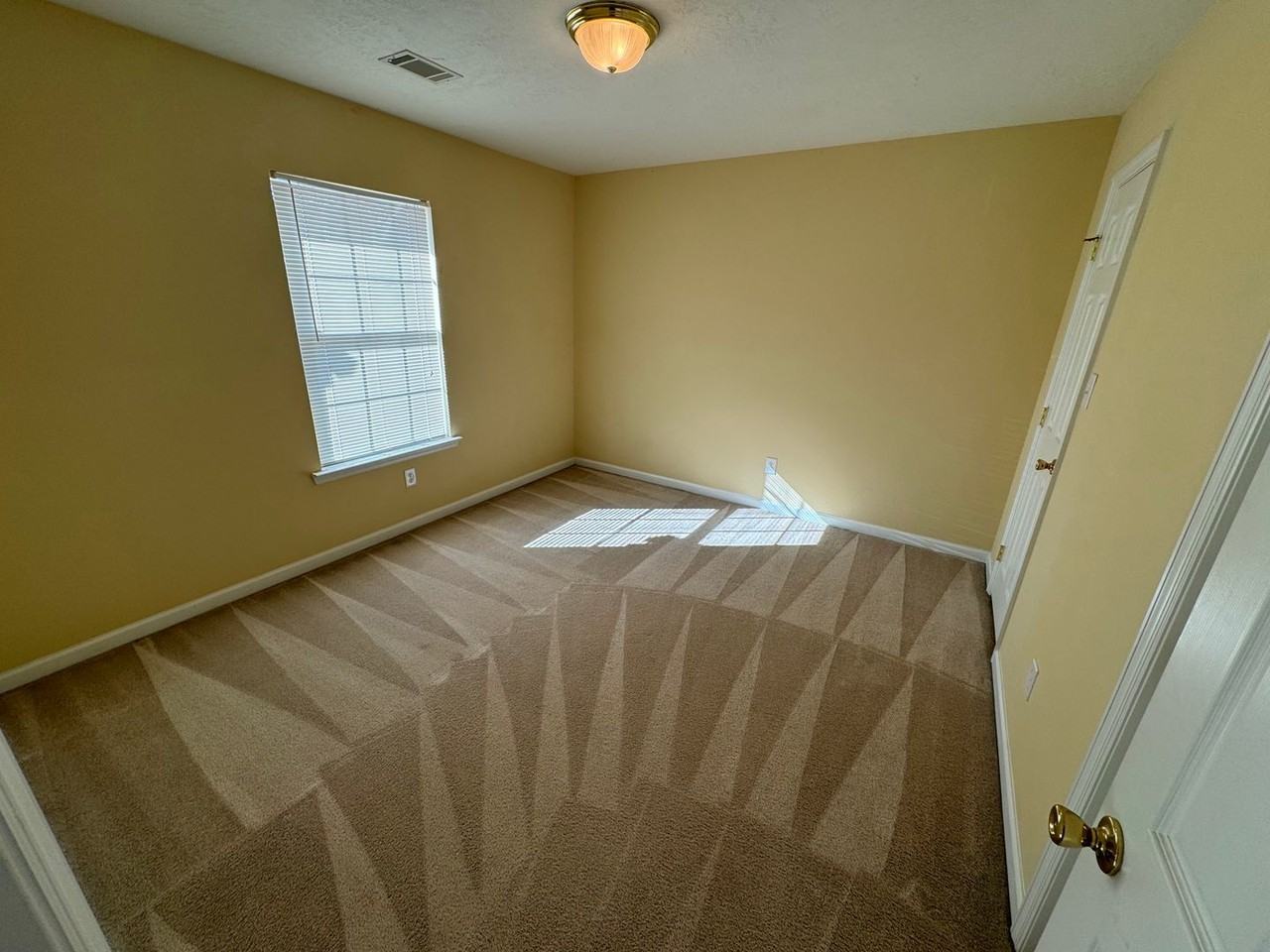 442 Flowing Creek Drive - Photo 7 of 12