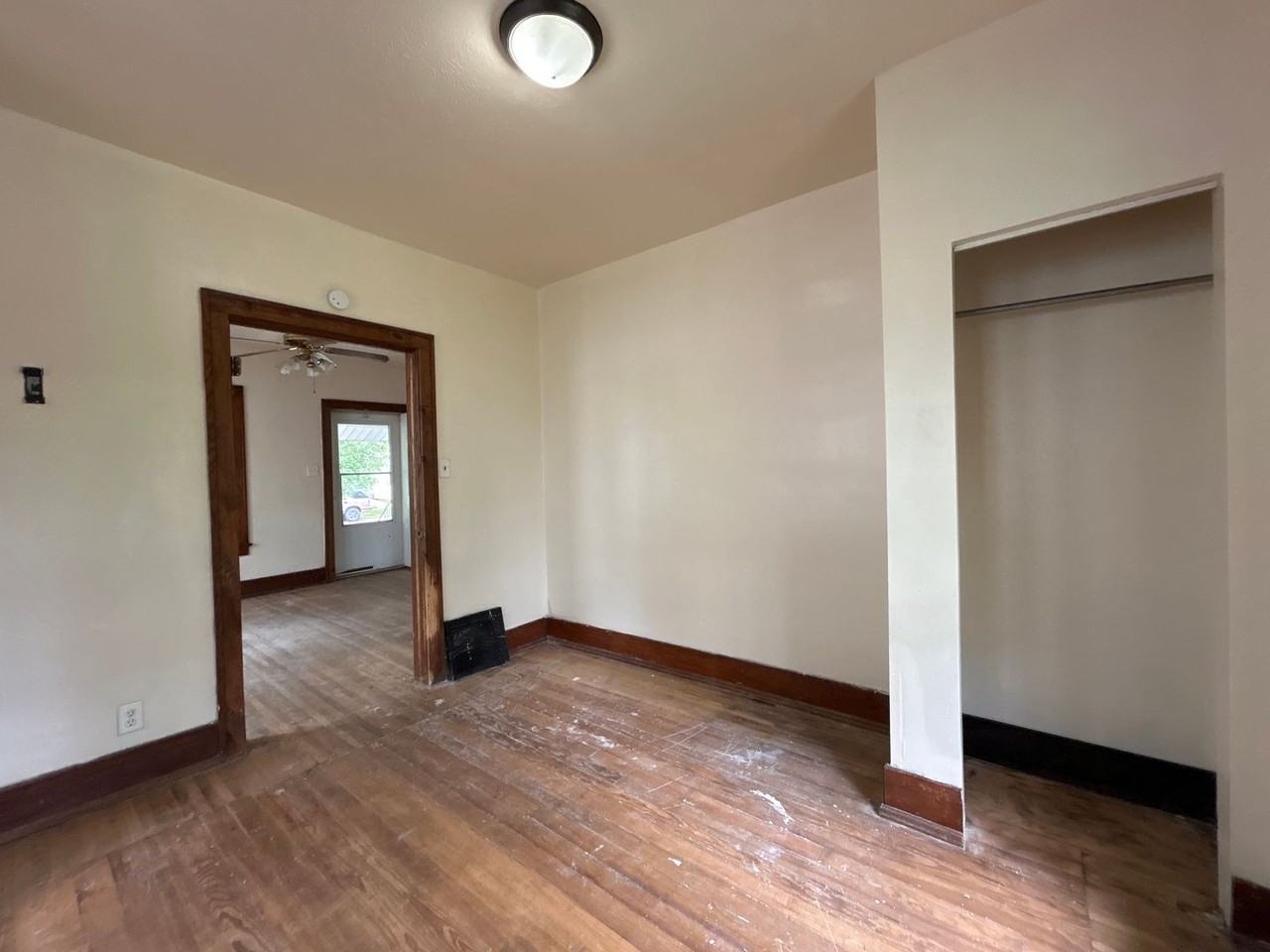 1714 Roys Ave - Photo 3 of 19