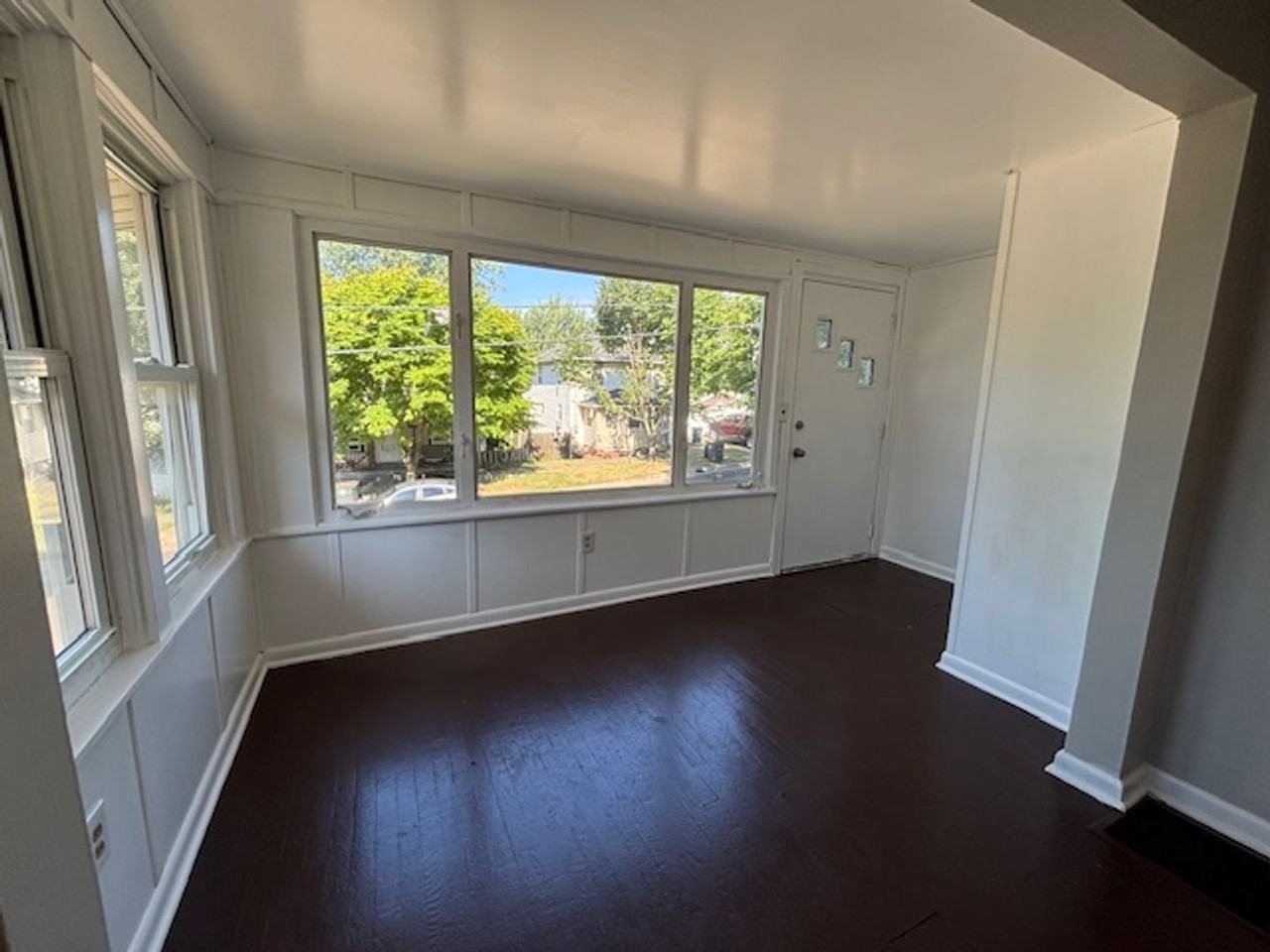 409 Pioneer St - Photo 5 of 15