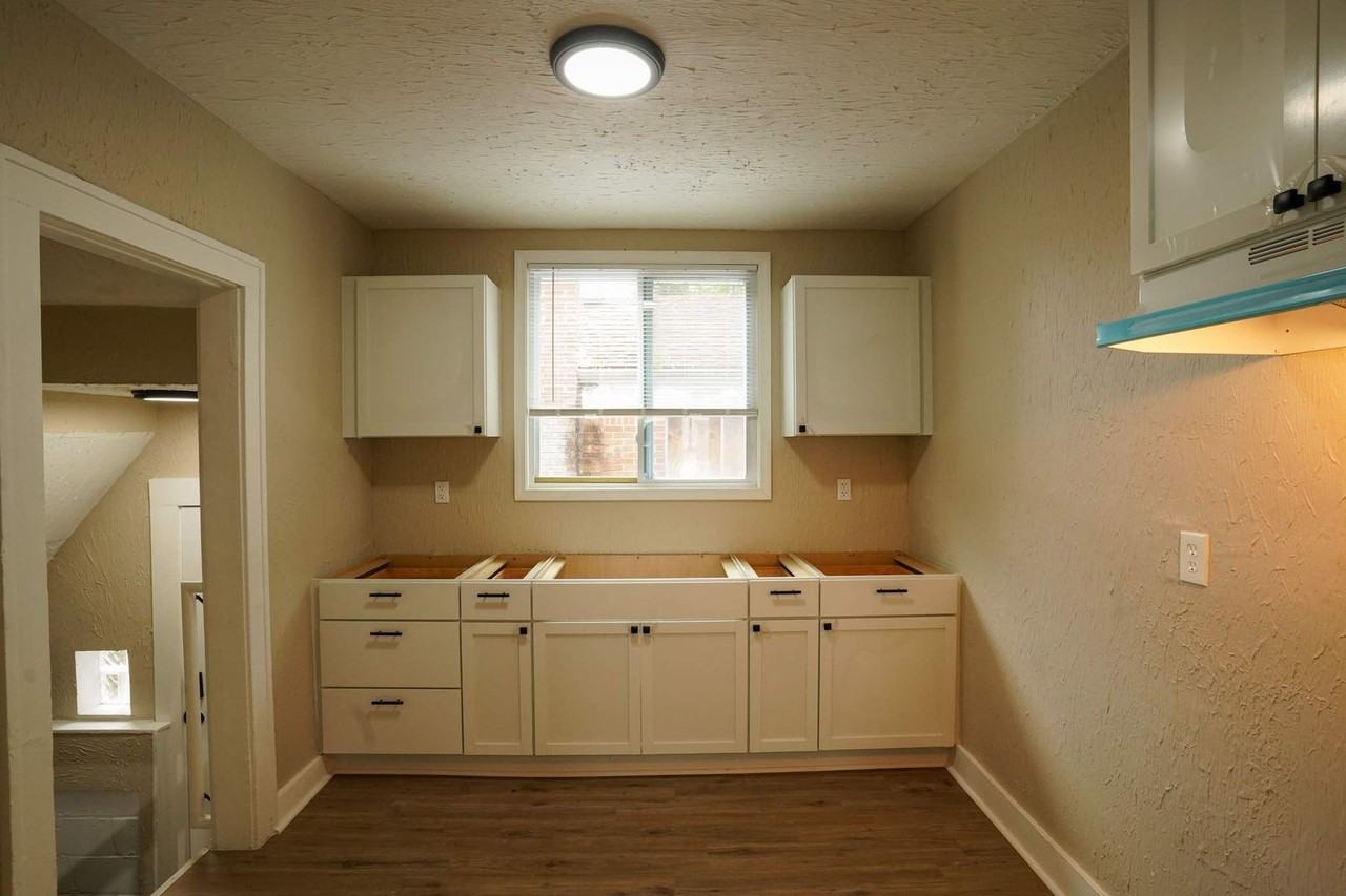 14919 Lesure St - Photo 3 of 7