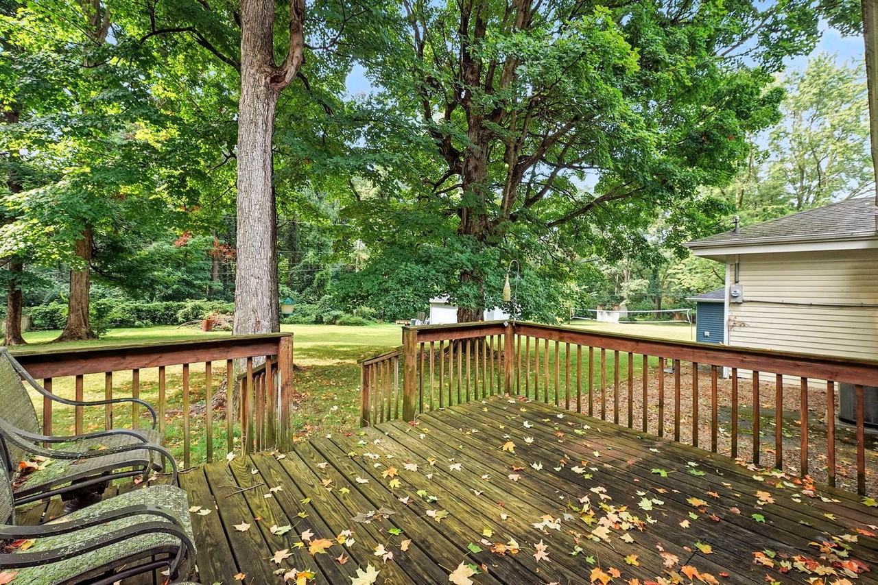 4648 Parkerdale Dr - Photo 3 of 35