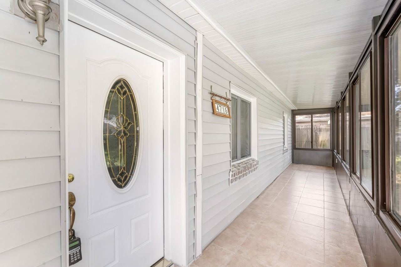 4715 W Knights Ave - Photo 4 of 22