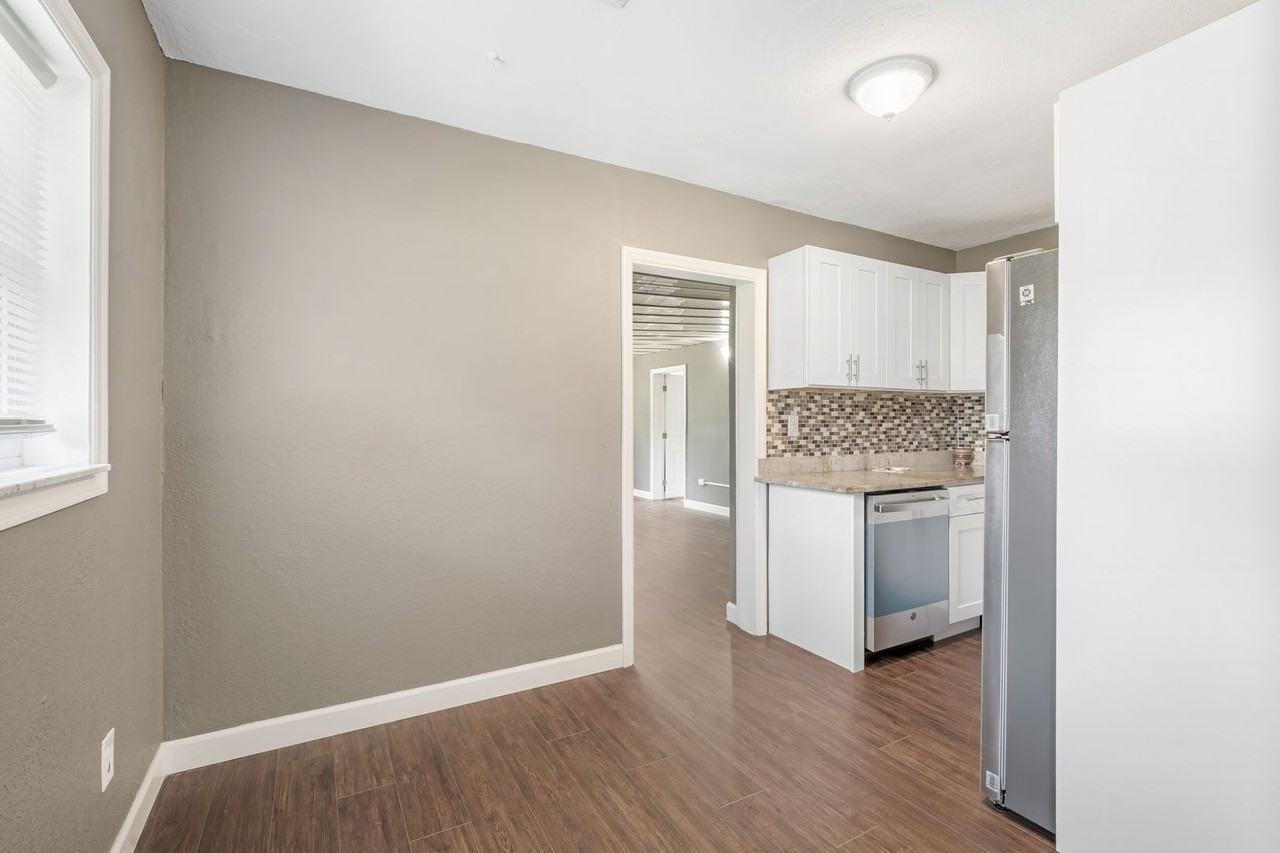 4715 W Knights Ave - Photo 6 of 22