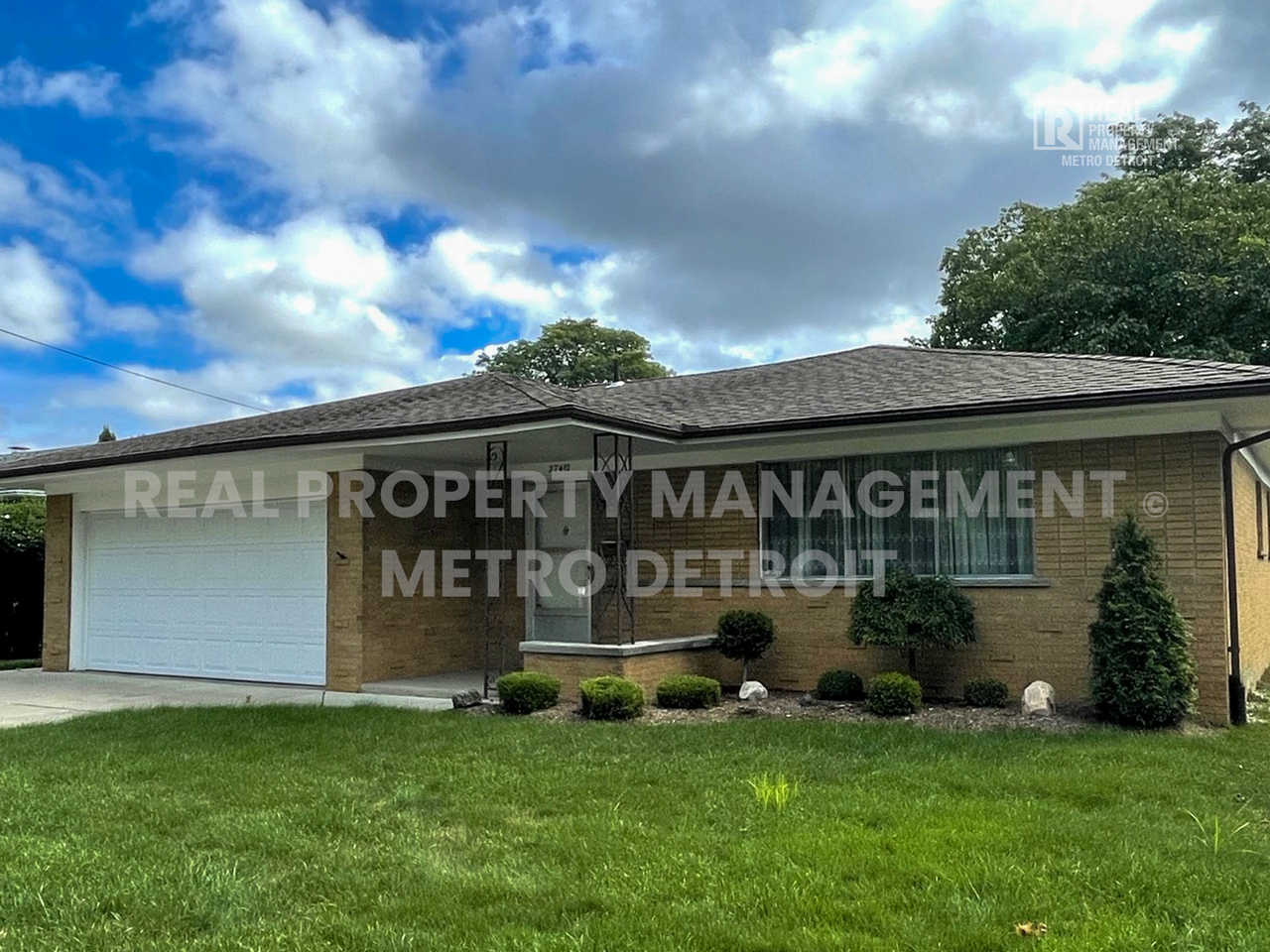 27412 Roan Dr - Photo 2 of 18