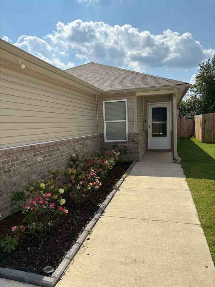 501 Savannah St - Photo 2 of 21