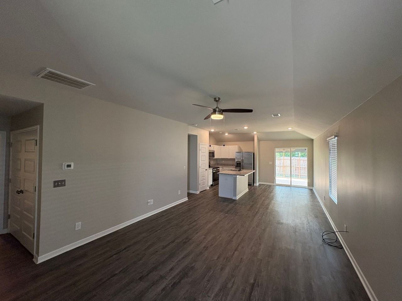 501 Savannah St - Photo 3 of 21