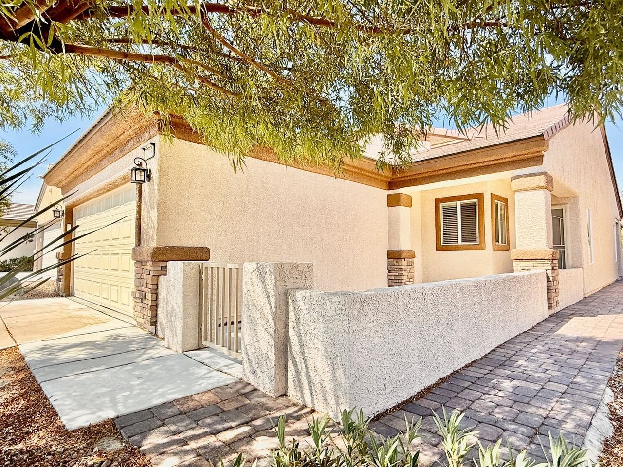 2708 Cheer Pheasant Ave - Photo 2 of 30