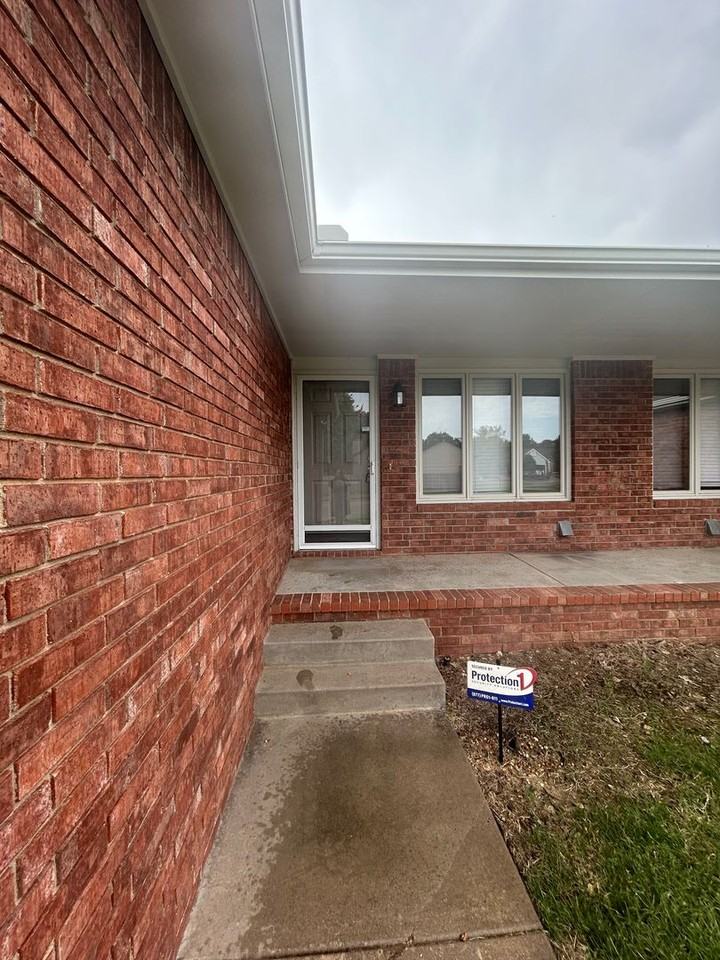 10601 W Douglas Ave - Photo 2 of 23