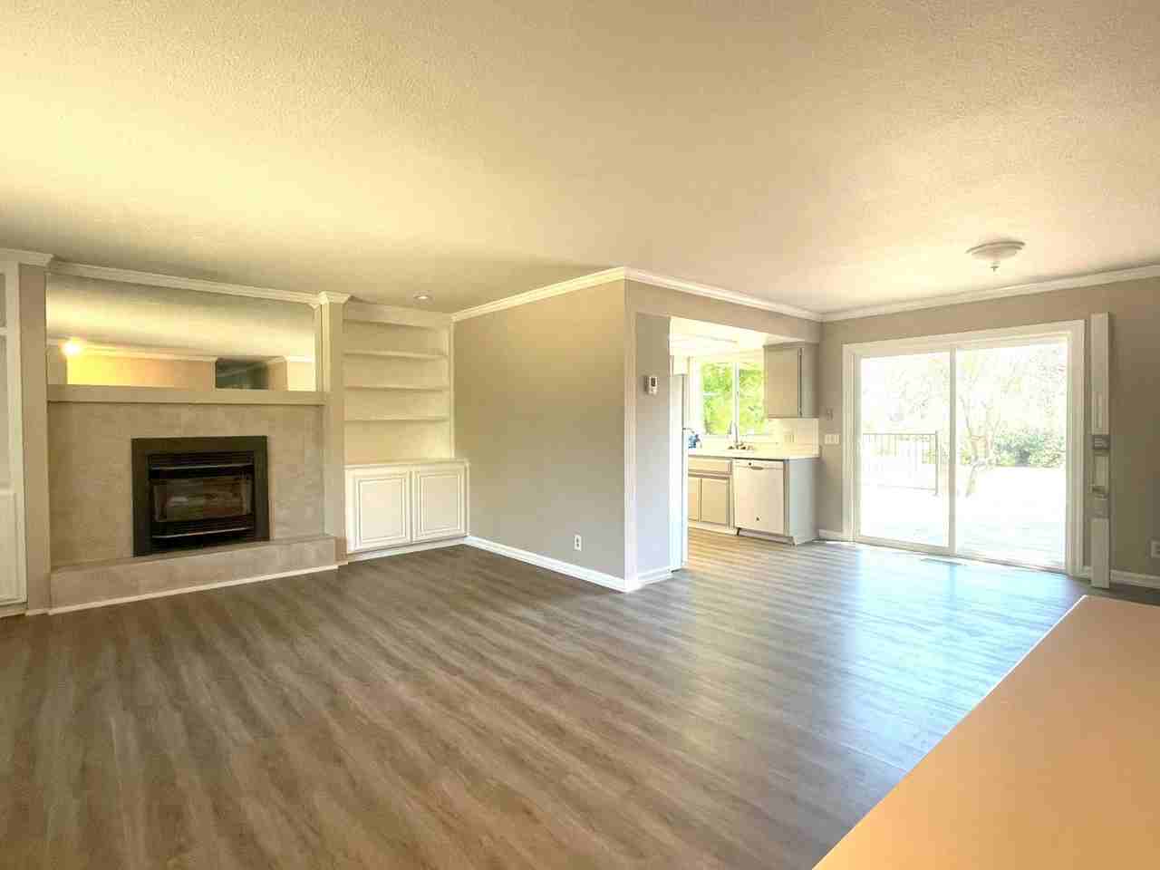 10941 Badger Ct - Photo 2 of 12