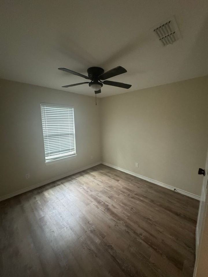 926 Poplar St - Photo 7 of 16