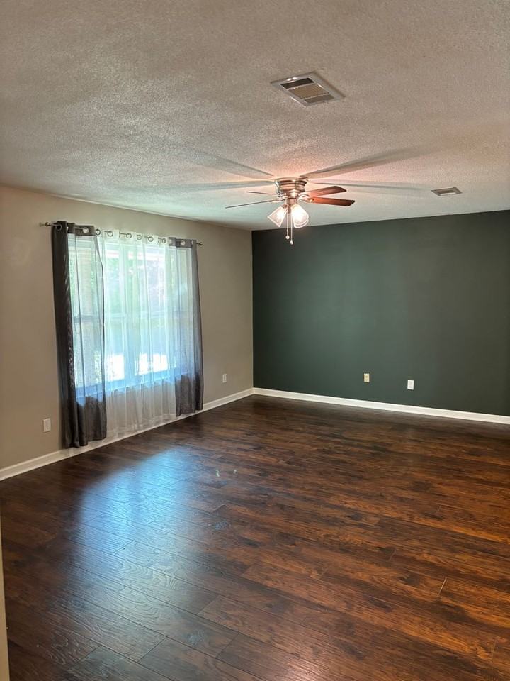 4426 Creighton Rd - Photo 2 of 17