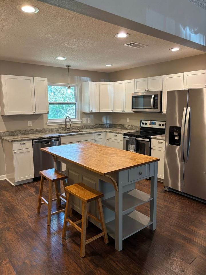 4426 Creighton Rd - Photo 3 of 17