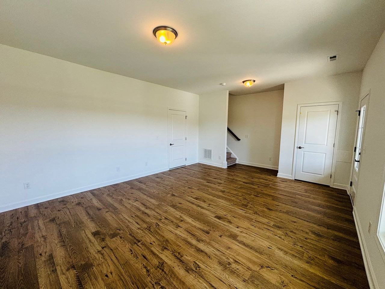 1054 1054 Balsam Lane - Photo 2 of 27