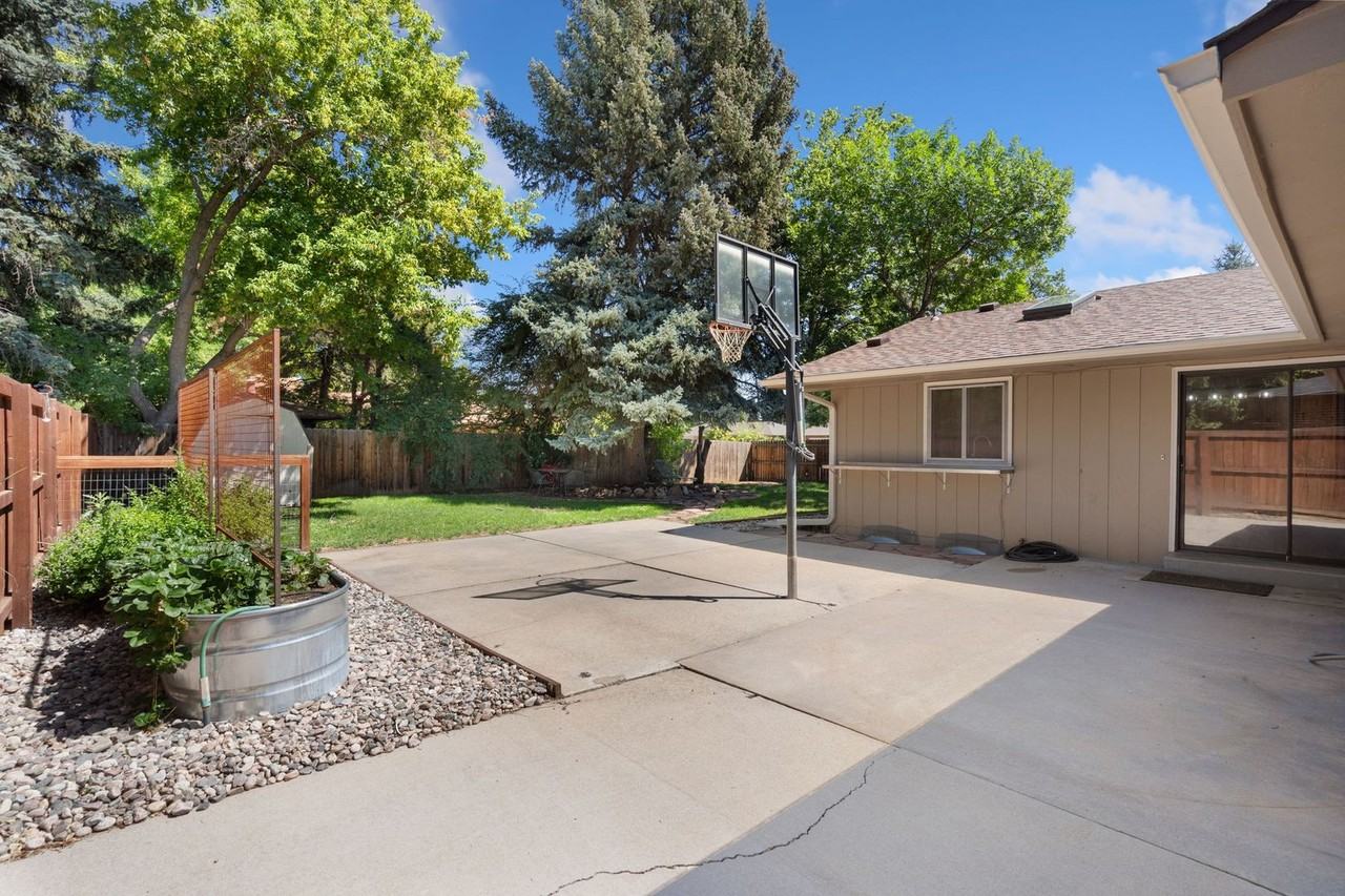 1305 S Lemay Ave - Photo 2 of 14