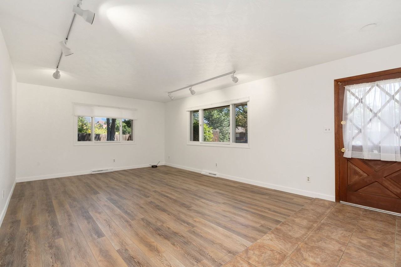 1305 S Lemay Ave - Photo 6 of 14