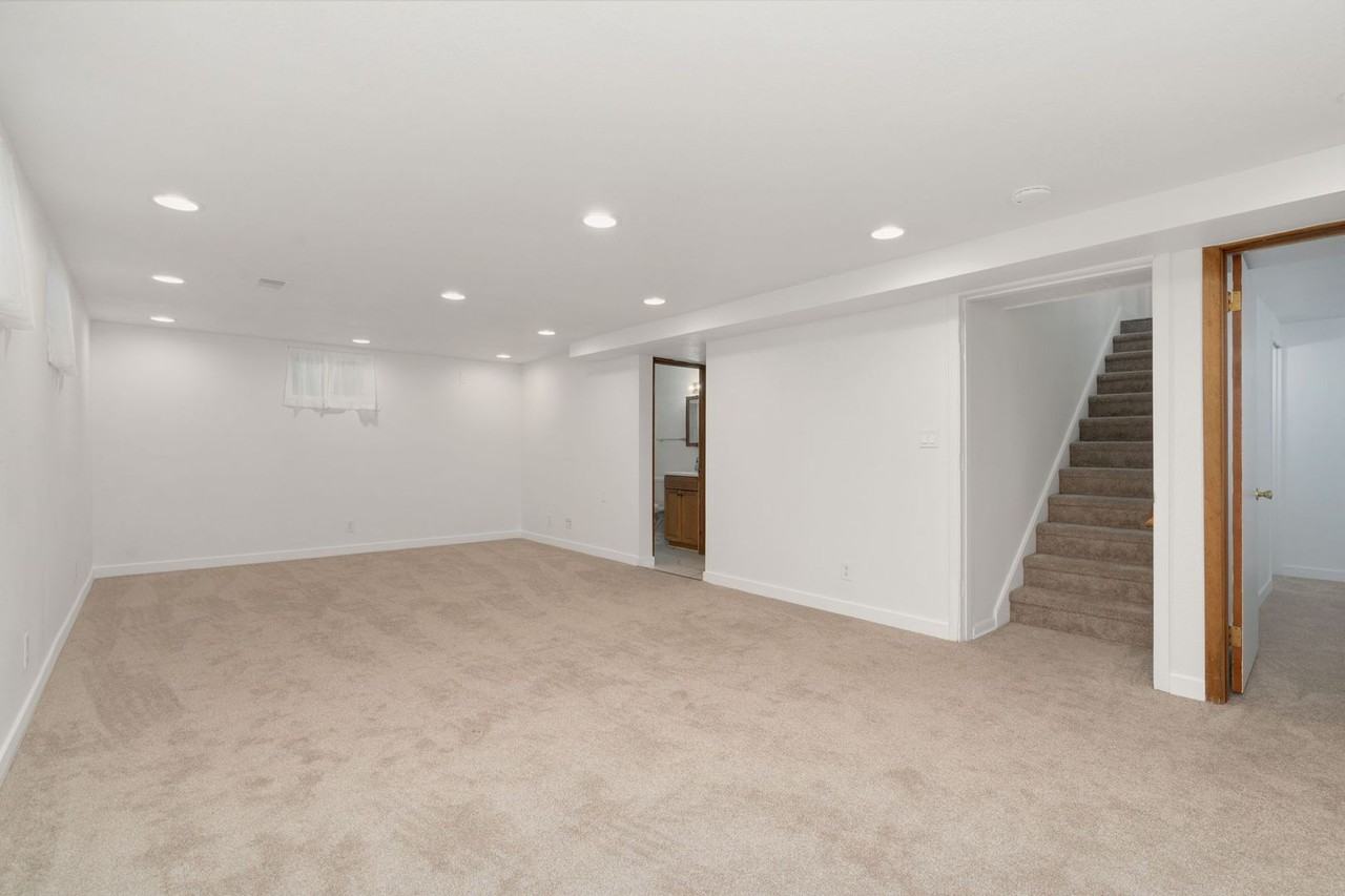 1305 S Lemay Ave - Photo 7 of 14