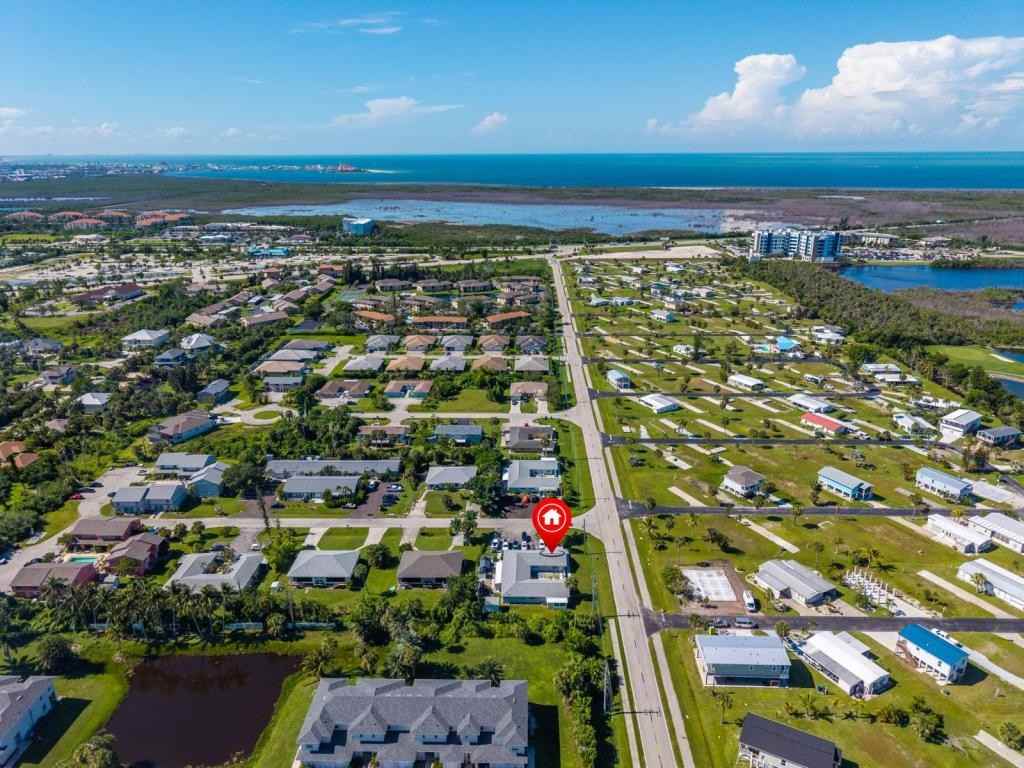 16599 Davis Rd - Photo 3 of 31