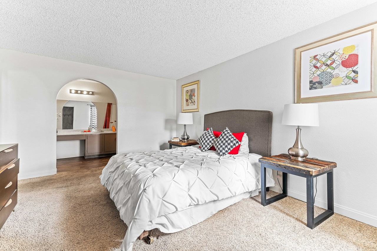 Liberty Village - Photo 7 of 48