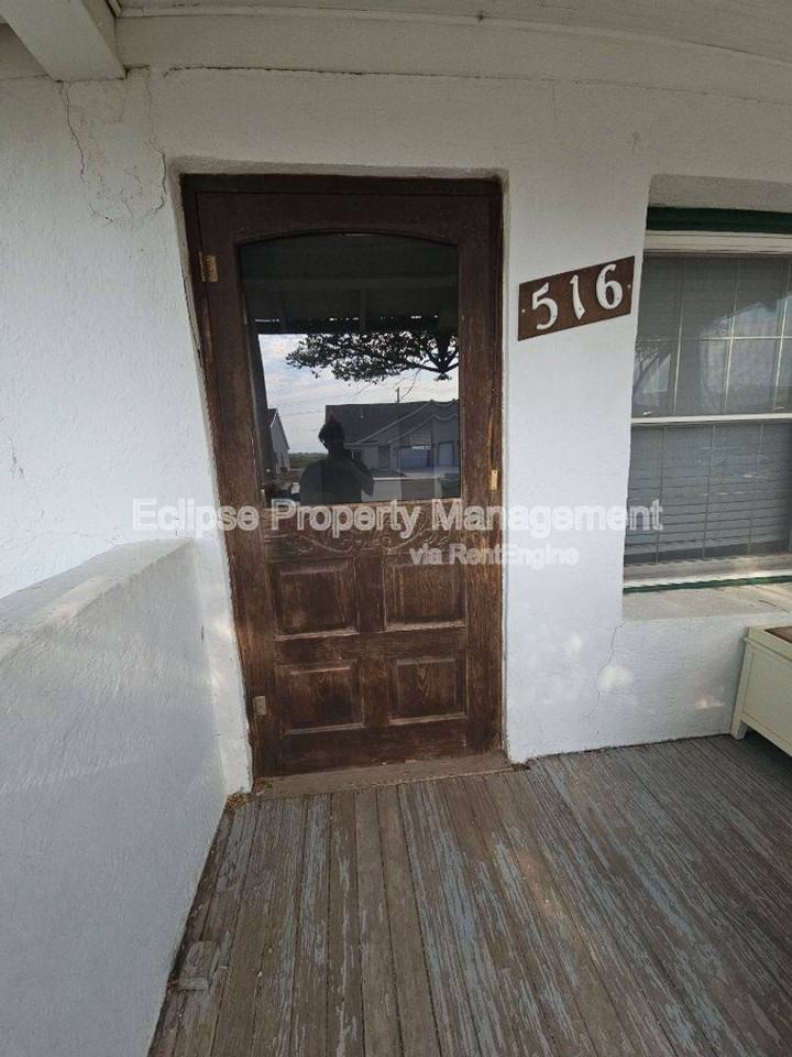 516 Washington Ave - Photo 3 of 10