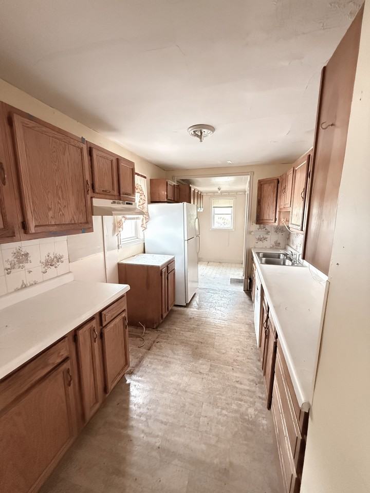 1295 E Wood St #1295EWOOD - Photo 2 of 6