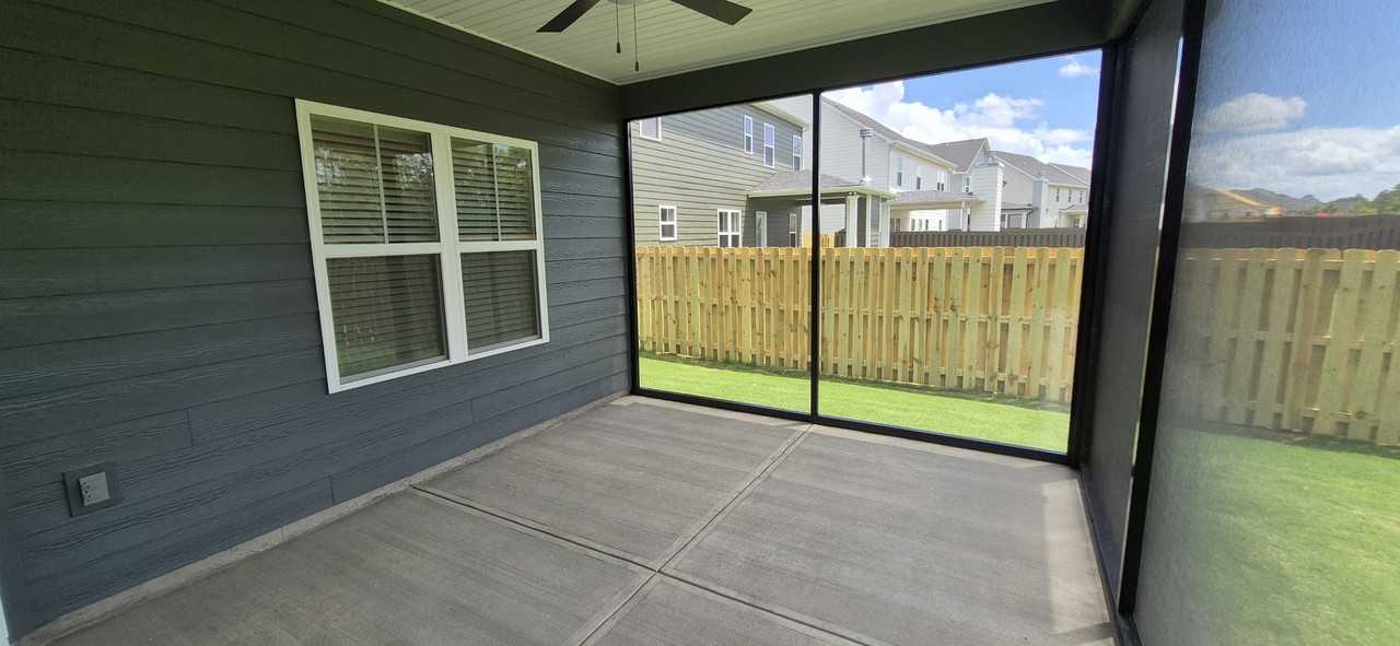 2416 Laurens St - Photo 4 of 13