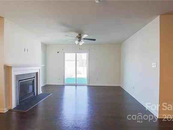 602 Bloomover St - Photo 3 of 10