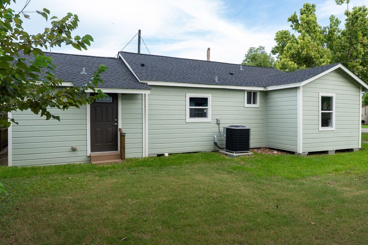 134 E Bernard St - Photo 3 of 18