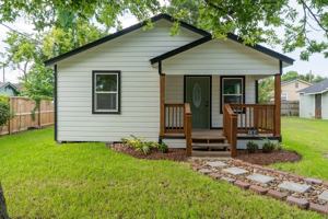 featured image of 130 E Bernard St