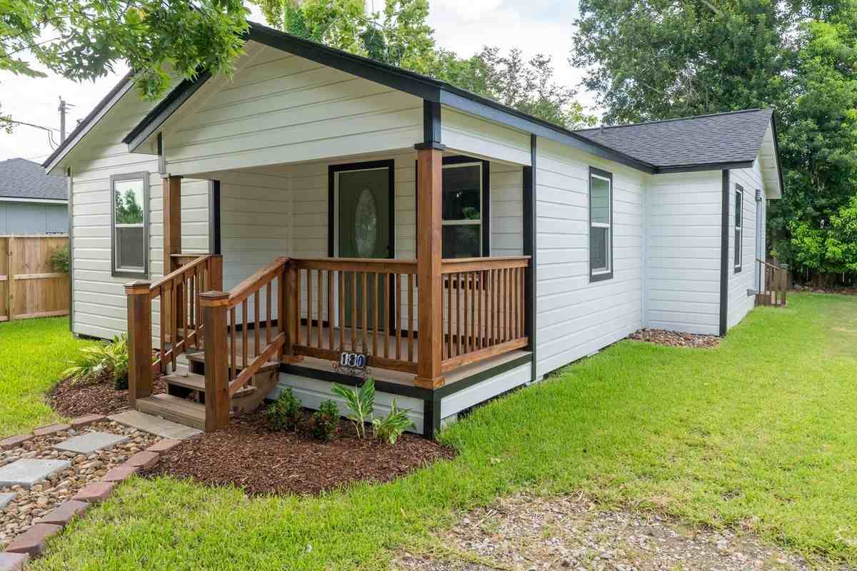 130 E Bernard St - Photo 2 of 19