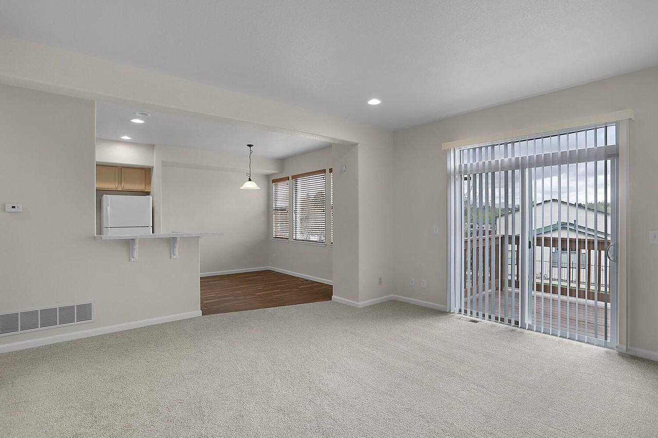 3672 Venice Grv - Photo 4 of 28