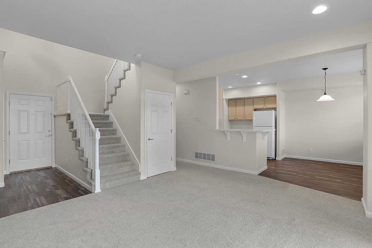 3672 Venice Grv - Photo 5 of 28