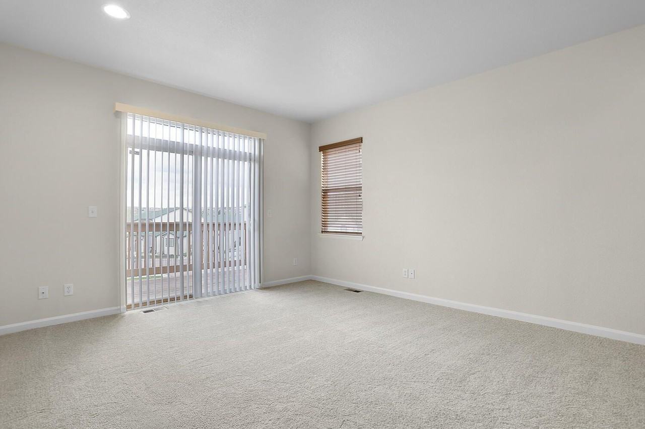 3672 Venice Grv - Photo 6 of 28