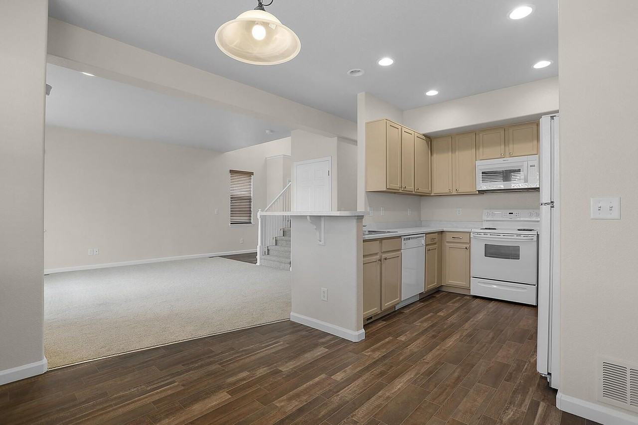 3672 Venice Grv - Photo 7 of 28