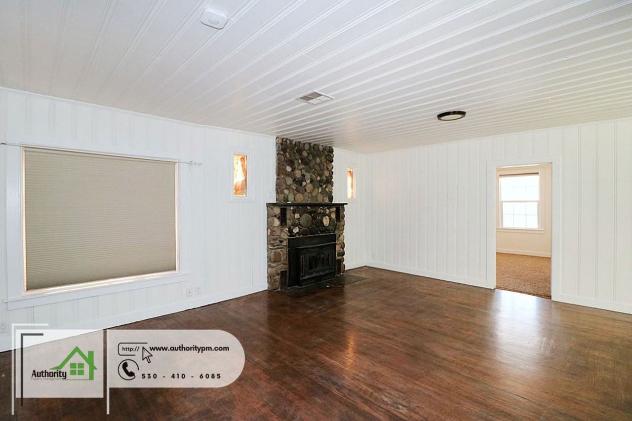 1840 Heller Ln - Photo 4 of 32