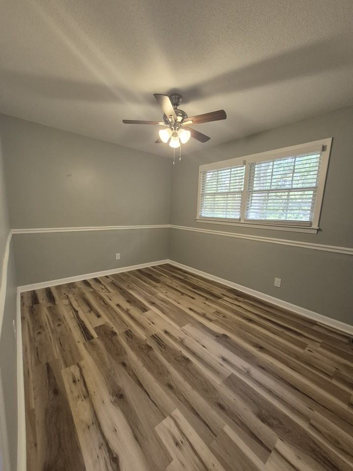 1713 Azalea Dr #2 - Photo 2 of 9
