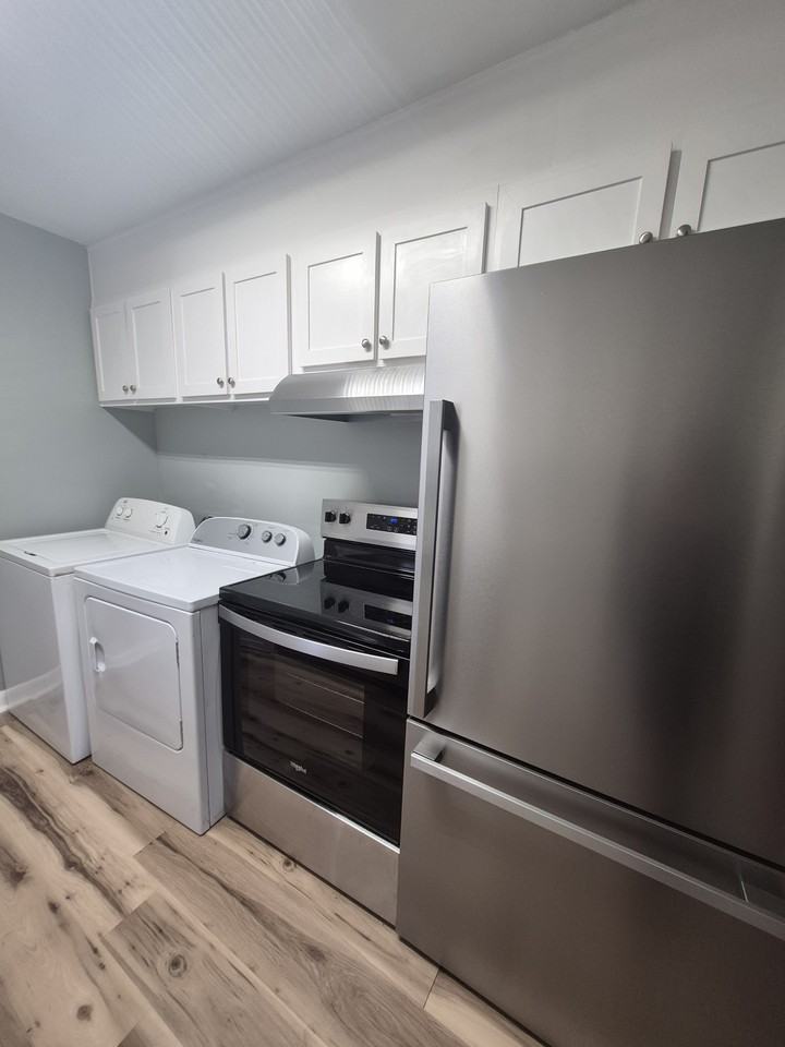 1713 Azalea Dr #2 - Photo 4 of 9