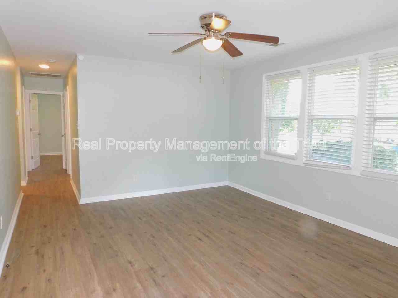 3016 Myra St - Photo 5 of 20