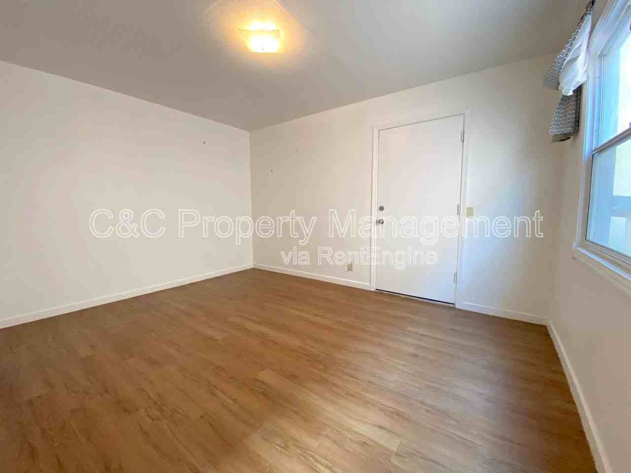 554 Lighthouse Ave #B - Photo 3 of 8