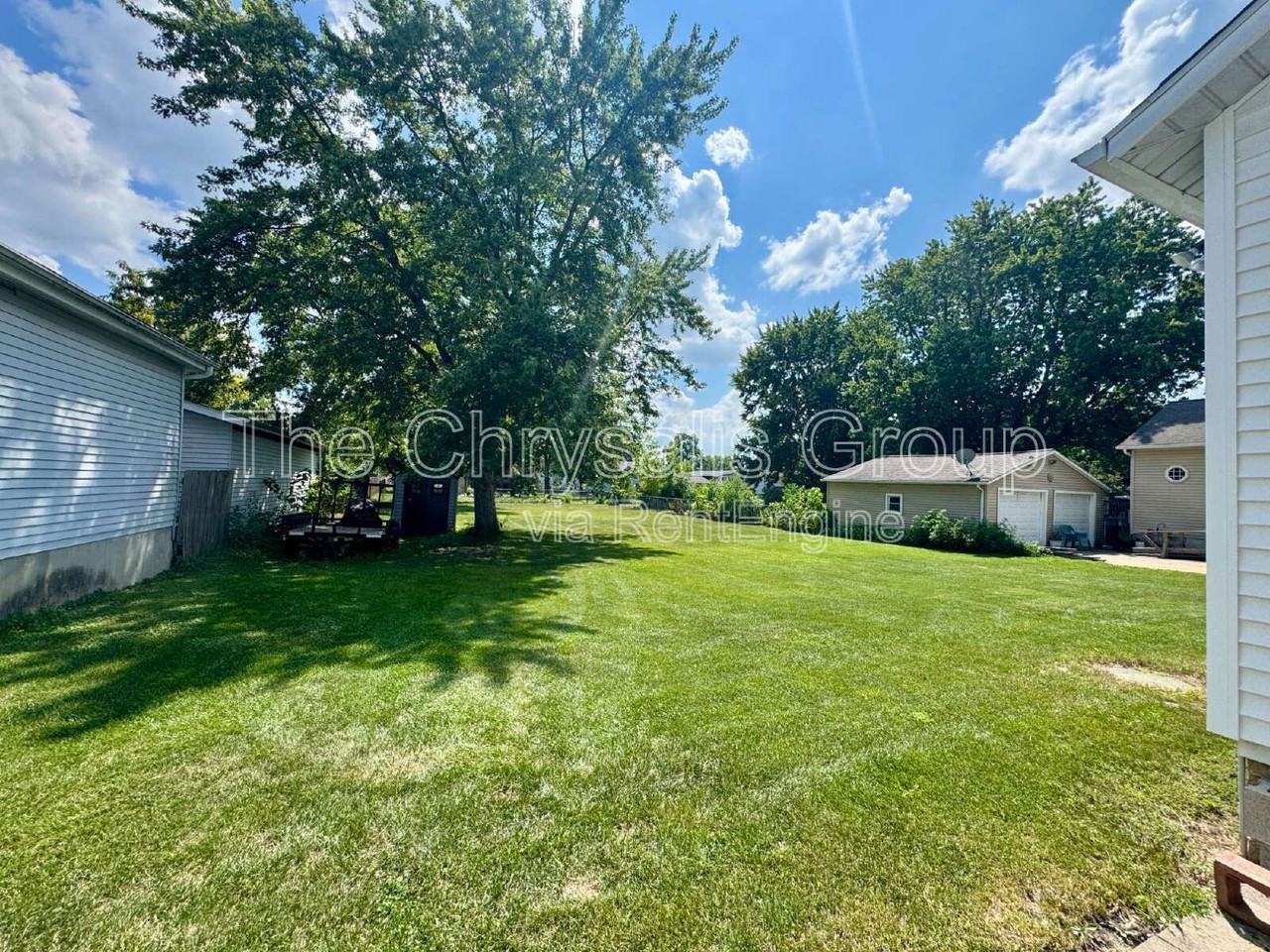 733 Caton St - Photo 2 of 8