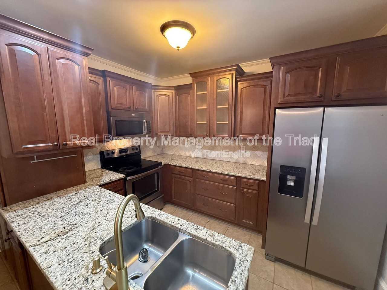 513 S Hawthorne Rd - Photo 5 of 20