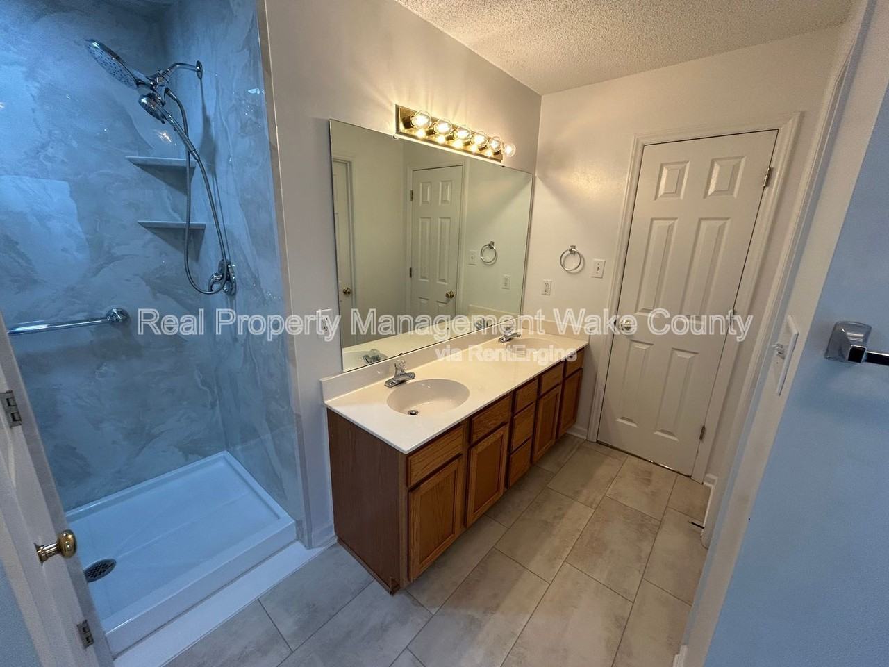 1811 Kelly Glen Drive - Photo 6 of 38