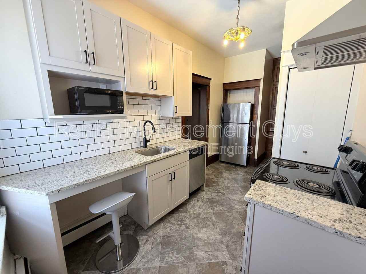 583 Holly Avenue #3 - Photo 4 of 13