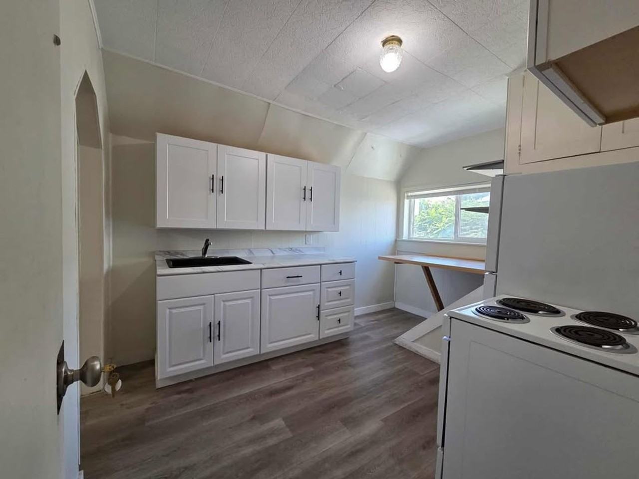 330 Roosevelt St. - Photo 2 of 39