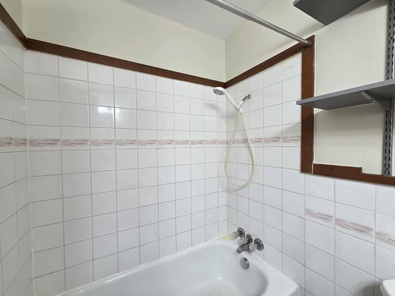 330 Roosevelt St. - Photo 7 of 36